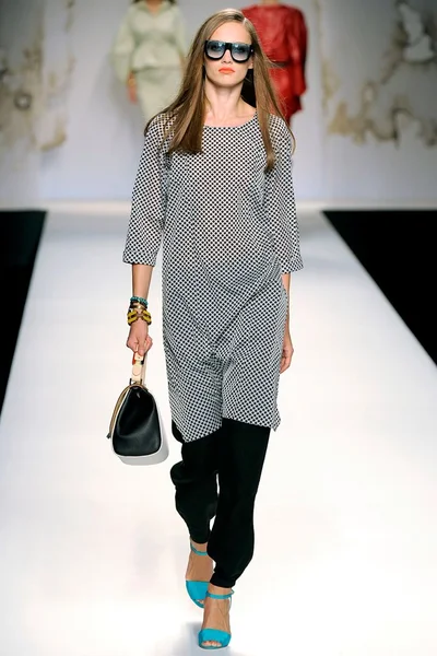 Look 13